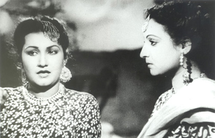 surraiya-chaudhry-right-and-noor-jehan-in-mirza-sahiban-1947.jpg